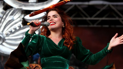 Paloma вера, девушка, платье, улыбка, микрофон