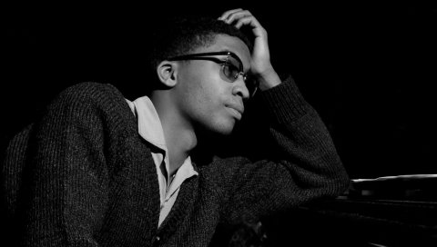 Herbie hancock, очки, рука, свитер, взгляд