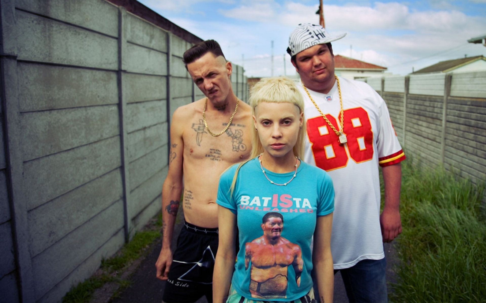 Картинки Die antwoord, тату, девушка, блондинка, забор фото и обои на рабочий стол