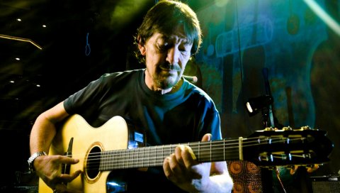 Chris rea, гитара, игра, усы, свет