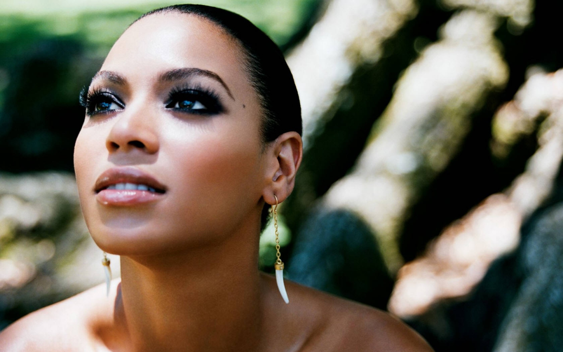 Картинки Beyonce, девушка, певица, брюнетка, глаза фото и обои на рабочий стол