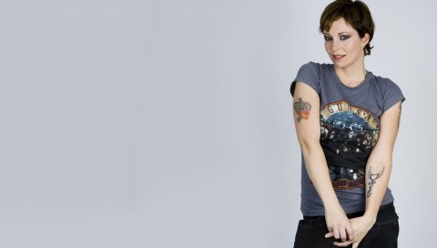 Anneke van giersbergen, девушка, тату, руки, футболка
