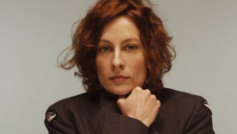Sarah harmer, девушка, стрижка, волосы, куртка