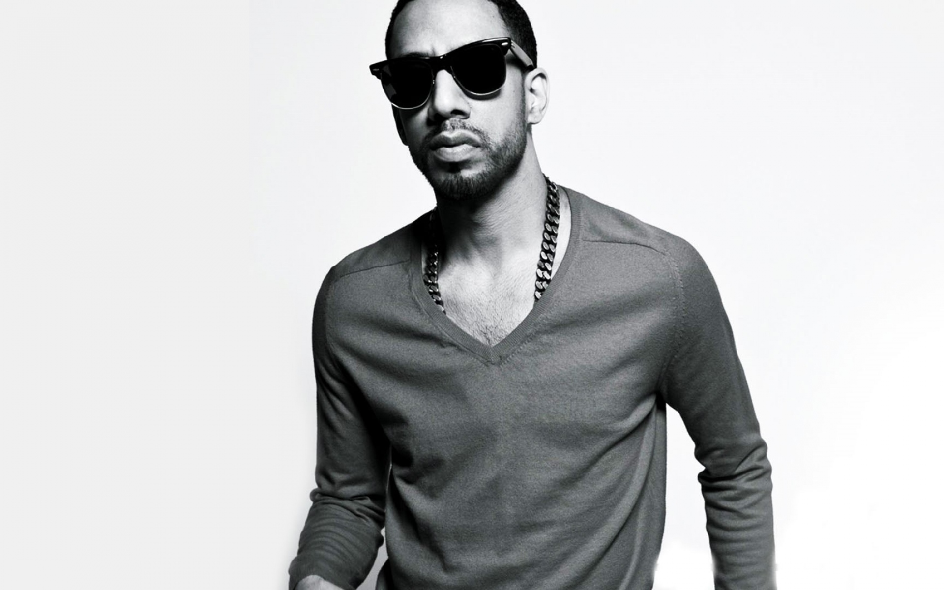 Картинки Ryan leslie, очки, цепь, щетина, мужчина фото и обои на рабочий стол