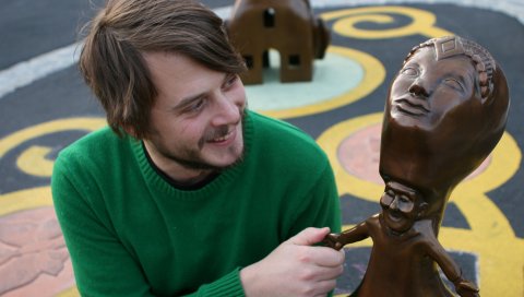Marco benevento, улыбка, волосы, взгляд, фигурка