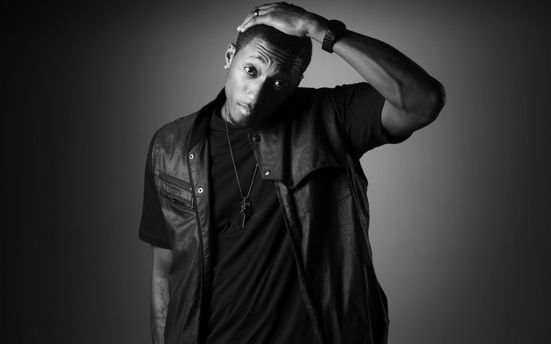 Картинки Lecrae, рука, часы, цепь, взгляд фото и обои на рабочий стол