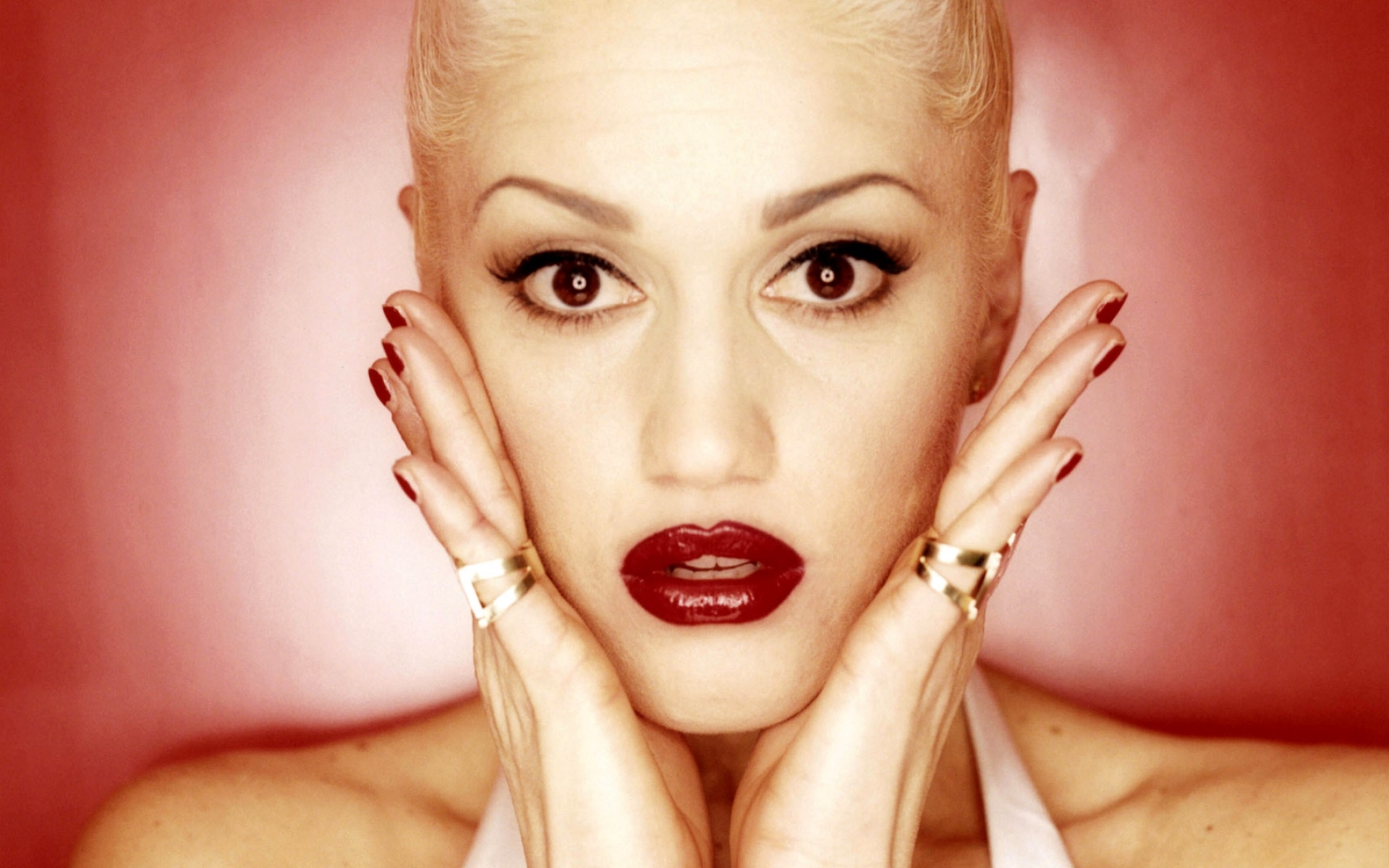 Картинки Gwen stefani, лицо, помада, взгляд, глаза фото и обои на рабочий стол