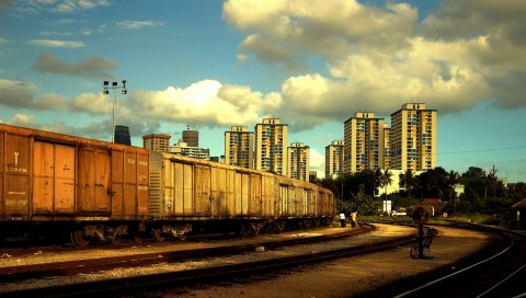 Город, железная дорога, пригород, дома, деревья, осень