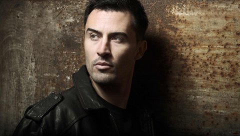 Yves larock, лицо, тень, свет, стена
