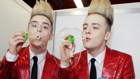 Jedward, блондинки, костюмы, куртки, пузыри