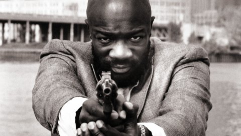 Isaac hayes, лысый, пистолет, куртка, борода