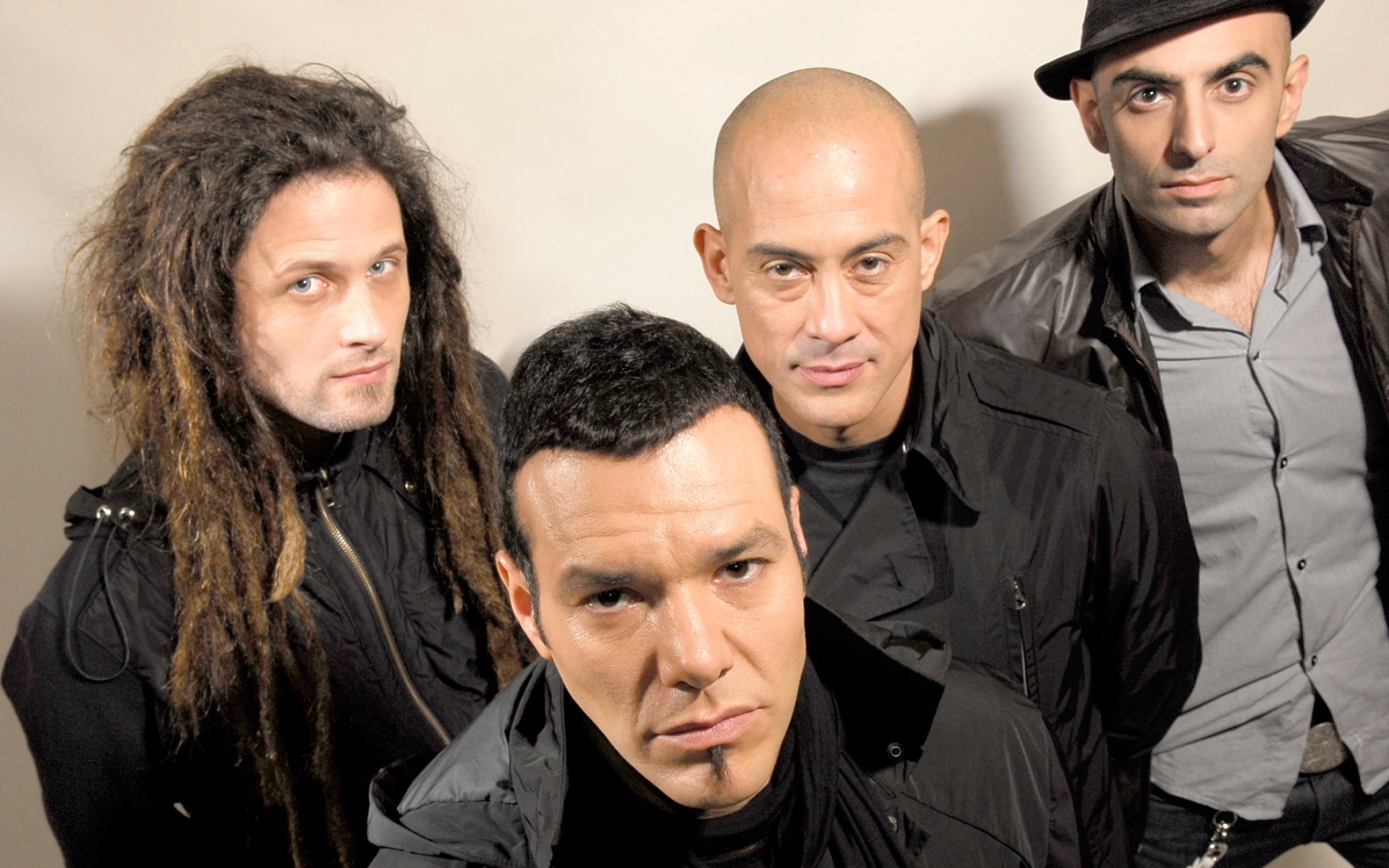 Картинки Catupecu machu, dreadlocks, bald, look, band фото и обои на рабочий стол