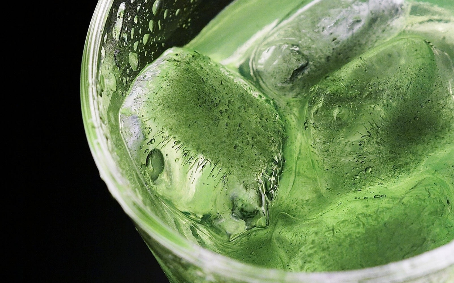 Картинки Напиток, зеленый, лед, стекло, жидкость фото и обои на рабочий стол