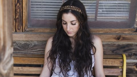 Marissa nadler, девушка, стрижка, капот, скамейка