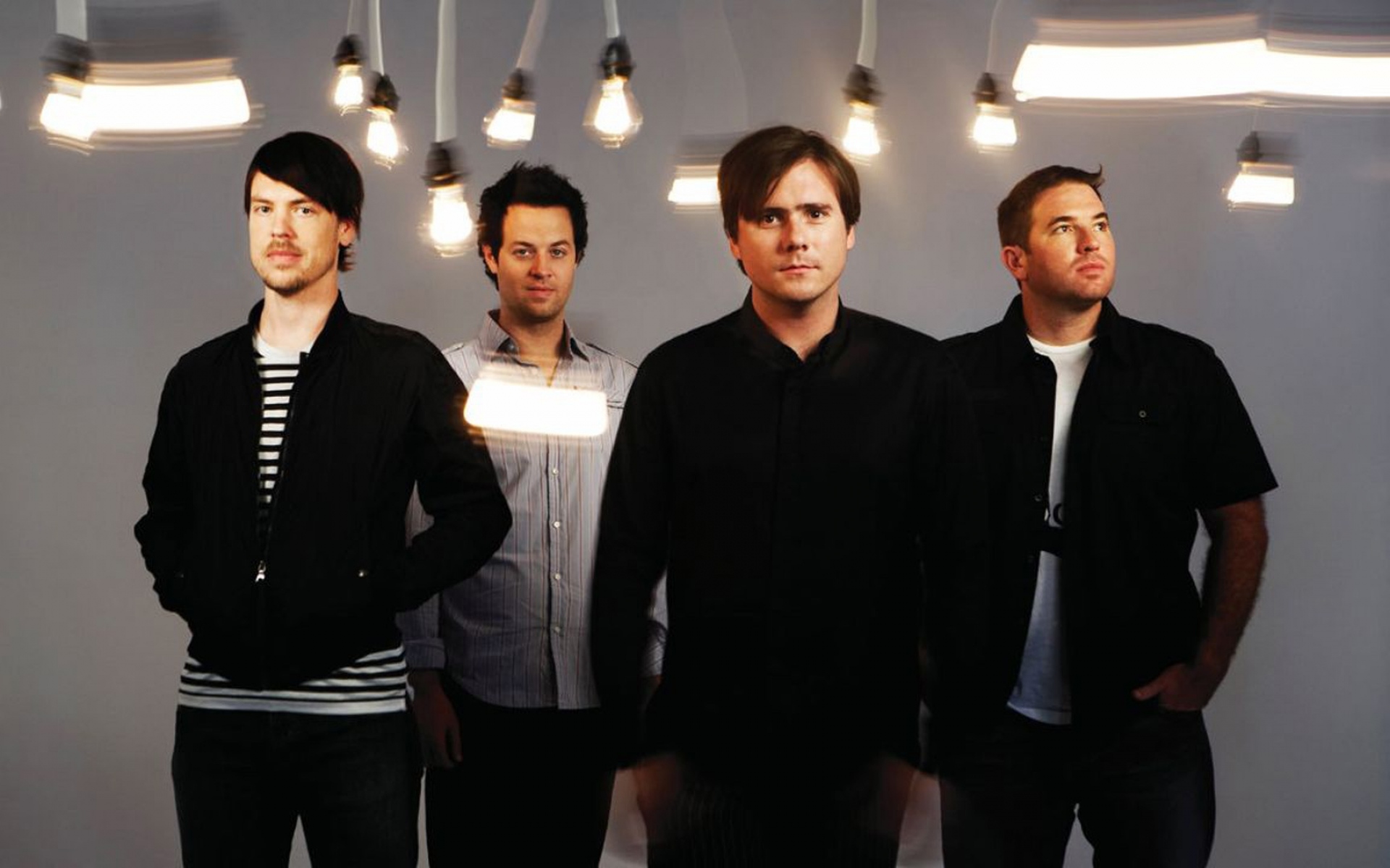 Картинки Jimmy eat world, band, bulbs, light, faces фото и обои на рабочий стол