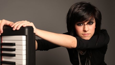 Christina grimmie, ключи, девушка, брюнетка, руки