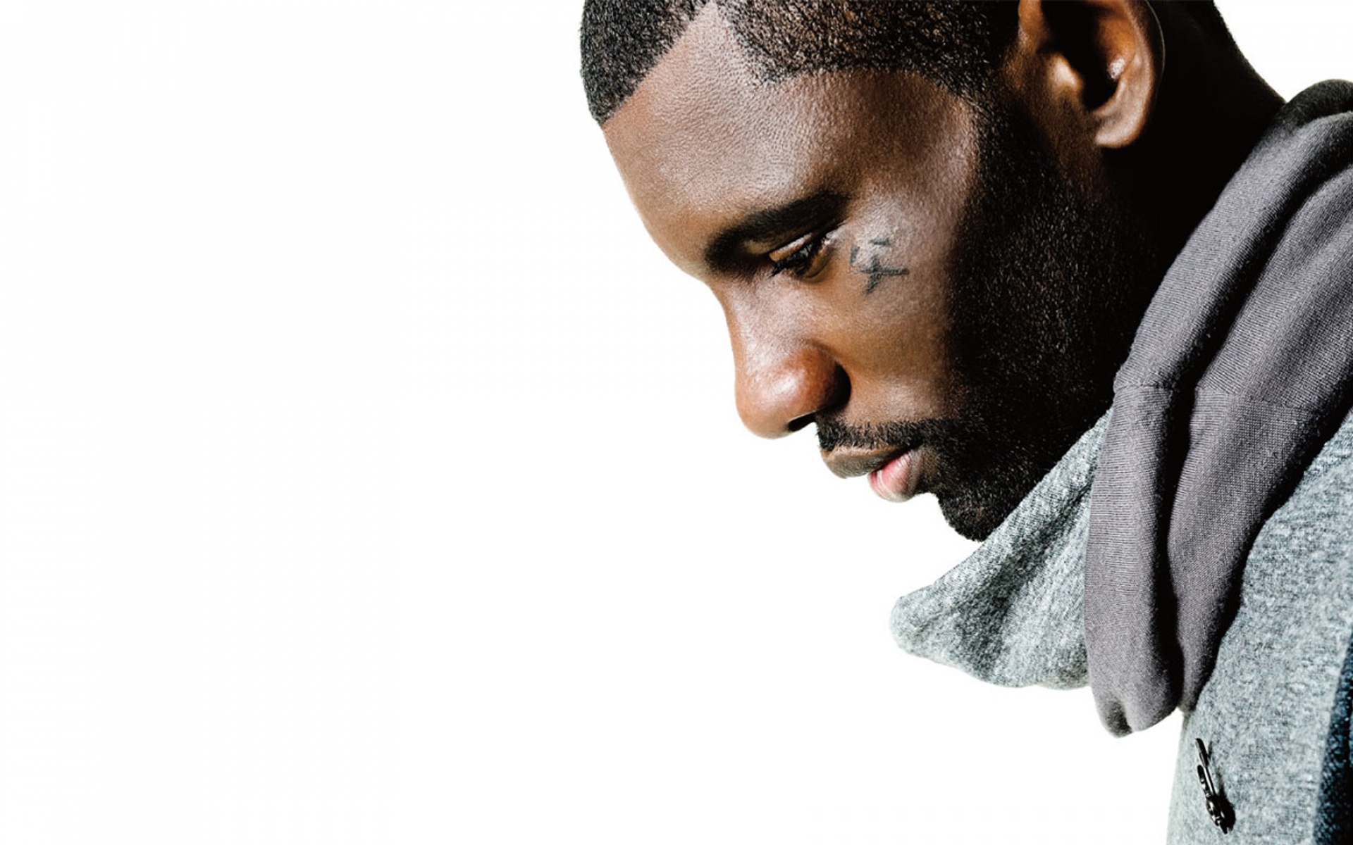 Картинки Wretch 32, лицо, татуировка, щетина, взгляд фото и обои на рабочий стол