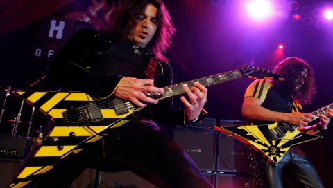 Stryper, гитары, шоу, свет, сцена
