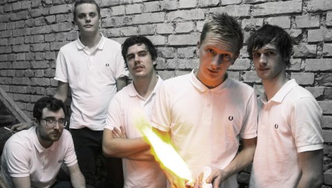 Kraftklub, группа, огонь, лестница, сигарета
