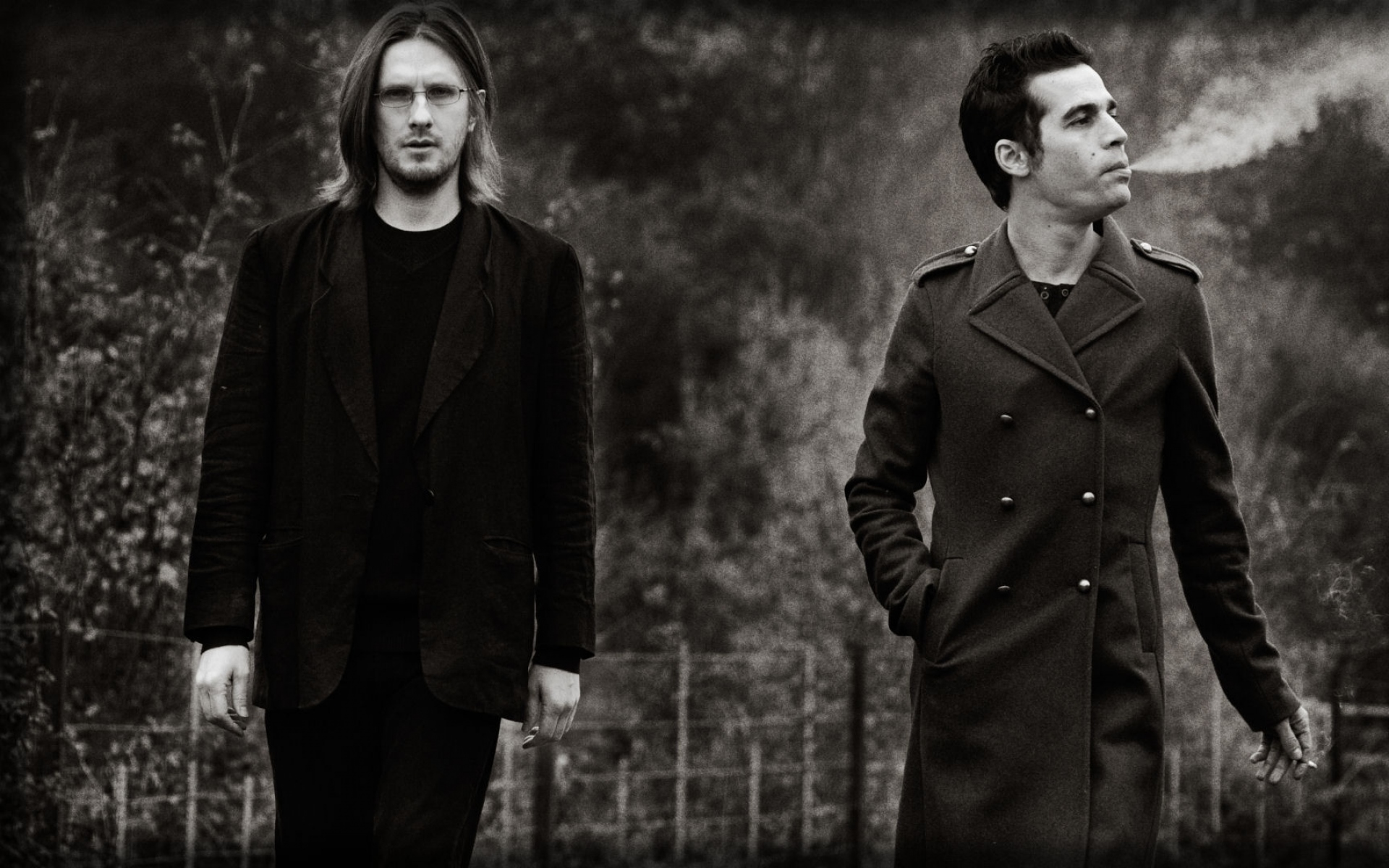 Картинки Blackfield, группа, пальто, дым, сигарета фото и обои на рабочий стол