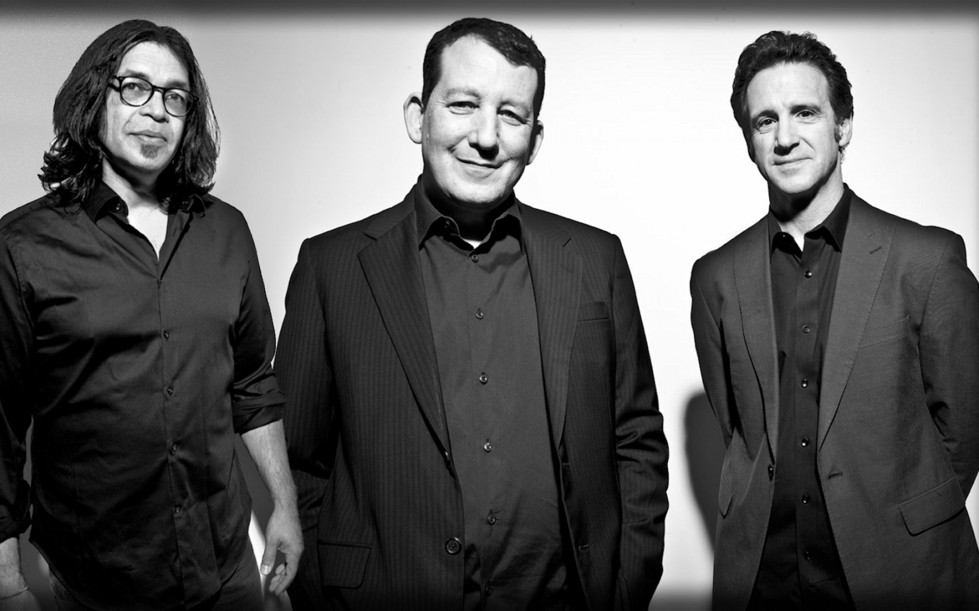 Картинки Смех jeff lorber, костюмы, группа, улыбка, очки фото и обои на рабочий стол