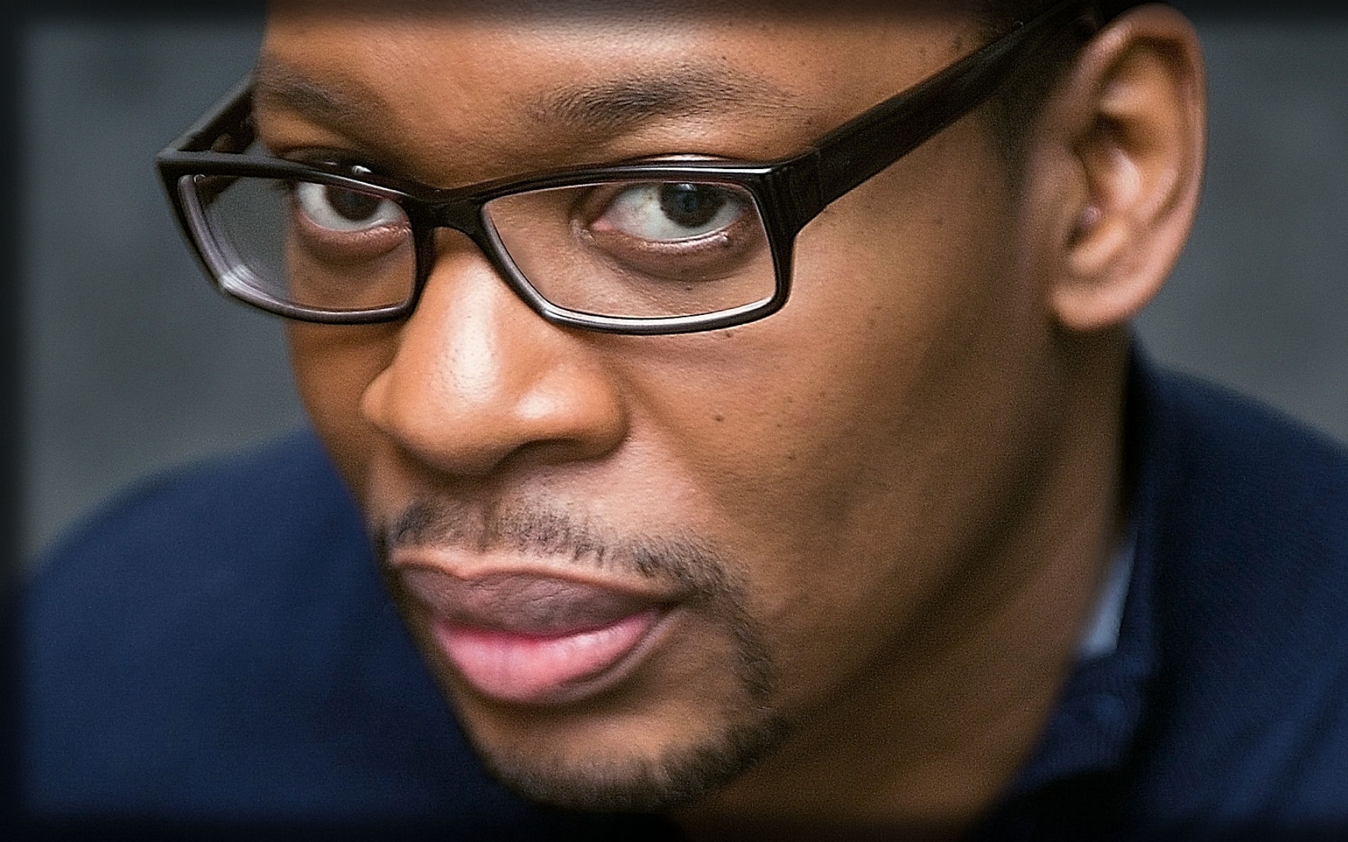 Картинки Ravi coltrane, лицо, очки, взгляд, щетина фото и обои на рабочий стол