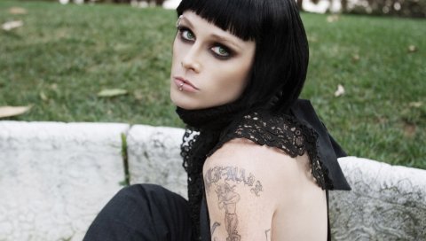Otep, девушка, брюнетка, пирсинг, тату