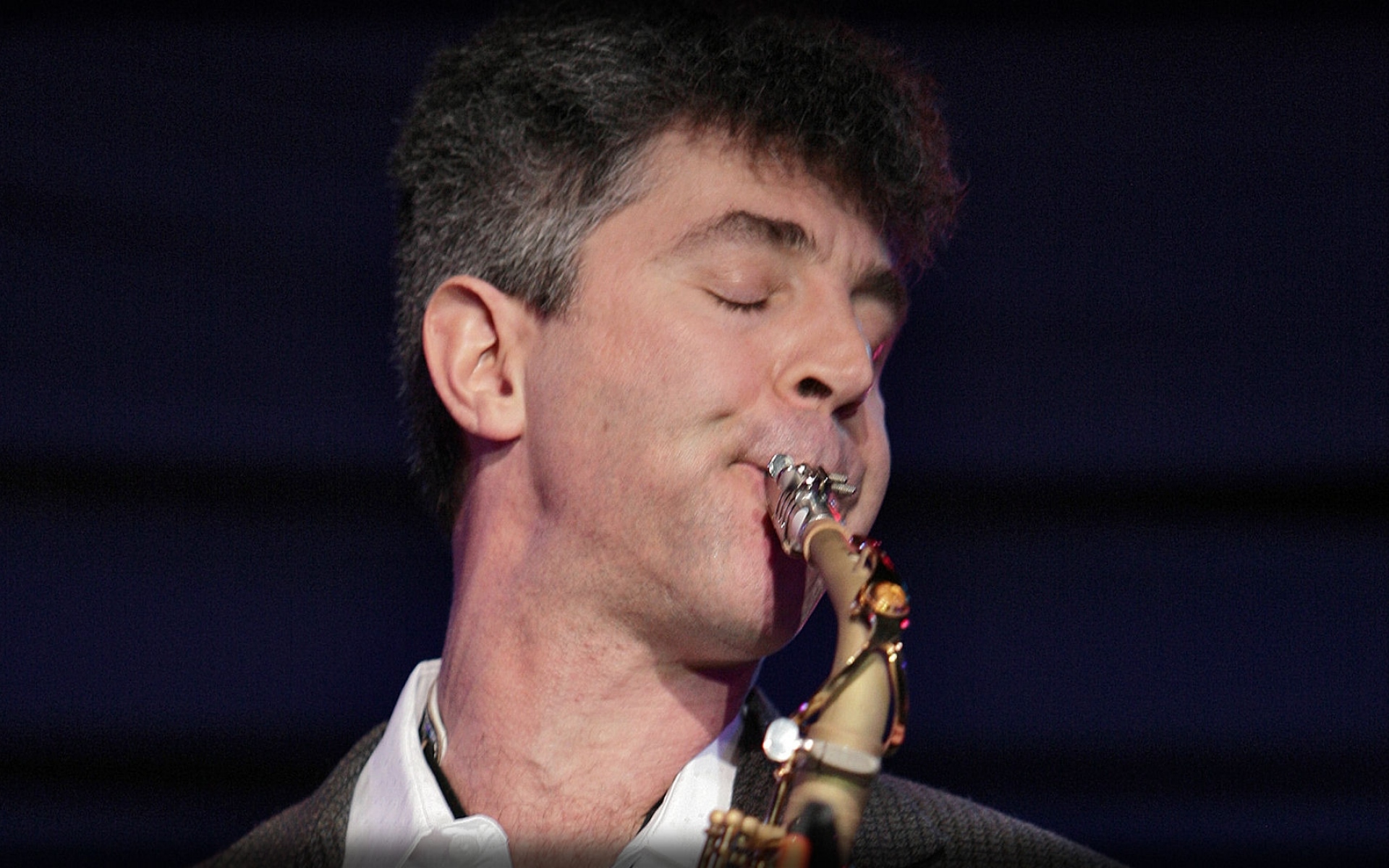 Картинки Nelson rangell, саксофон, лицо, мужчина, куртка фото и обои на рабочий стол