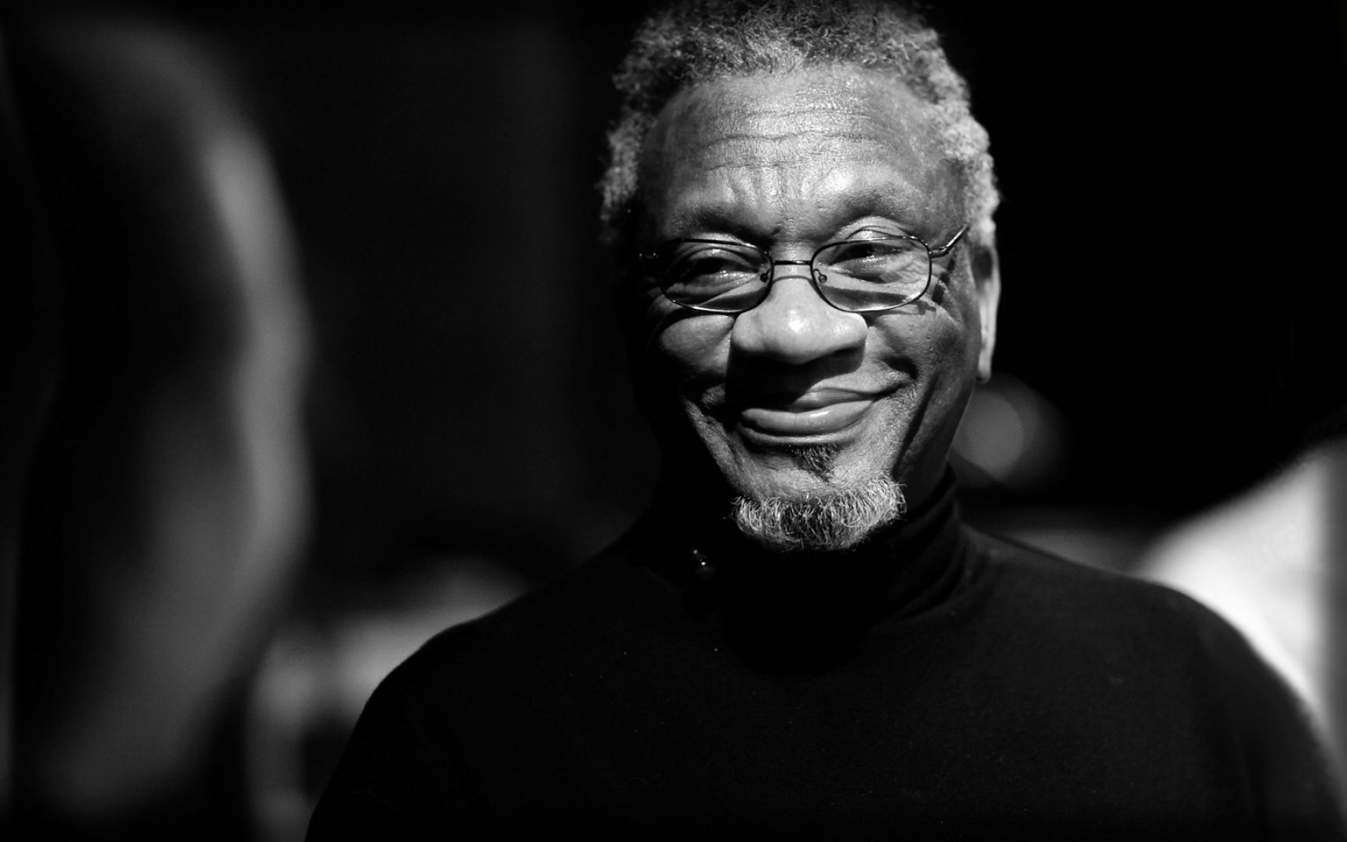 Картинки Donald byrd, улыбка, очки, свет, борода фото и обои на рабочий стол