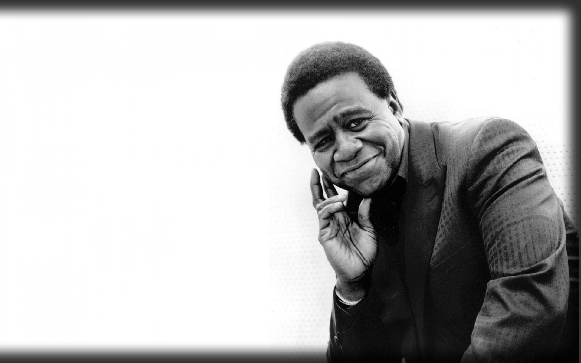 Картинки Al jarreau, улыбка, лицо, ладонь, костюм фото и обои на рабочий стол