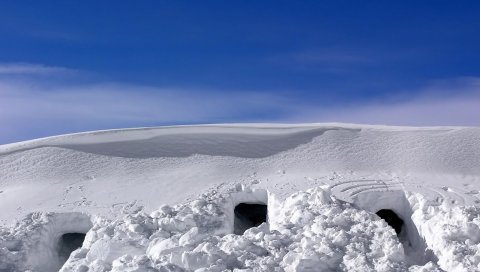 Снег, апертуры, пещеры, сугробы