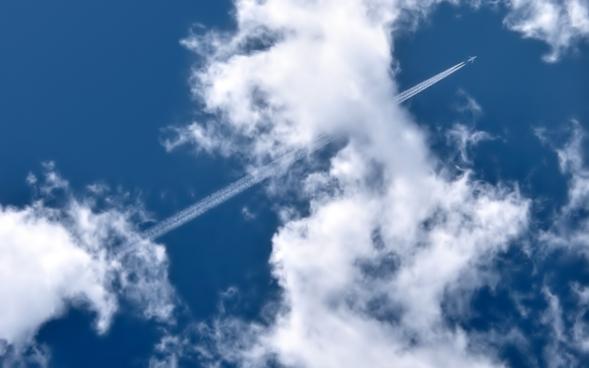 Картинки Самолет, след, небо, облака, синий фото и обои на рабочий стол