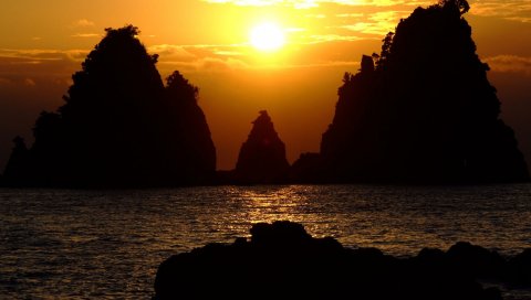 Закат, вечер, горы, море, очертания, лучи