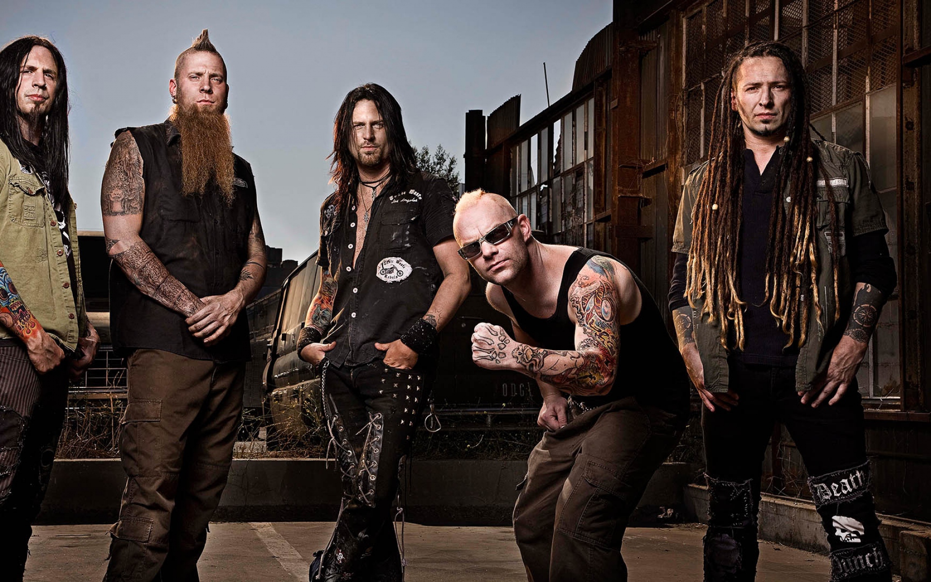 Five finger death punch. Группа Five finger Death. Рок группа Five finger Death Punch. Группа Файв фингер дед Панч.