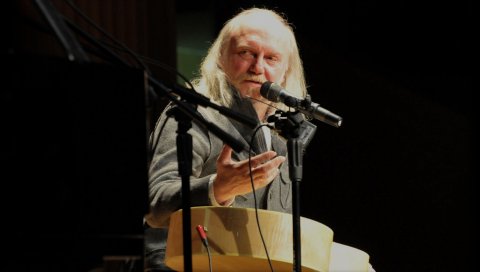 Andrzej sikorowski, шоу, микрофон, свет, гитара