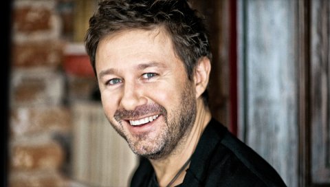 Andrzej piaseczny, улыбка, щетина, зубы, взгляд