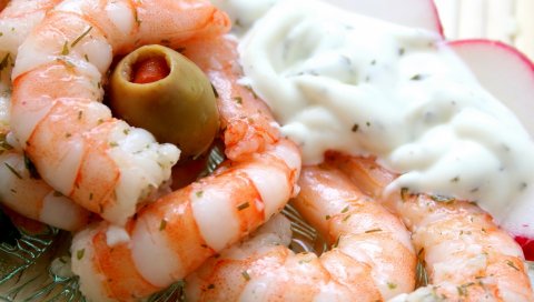 Креветки, оливки, специи, соус, морепродукты