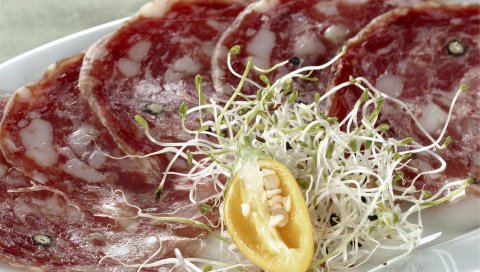 Колбаса, мясо, закуски, ростки, резка