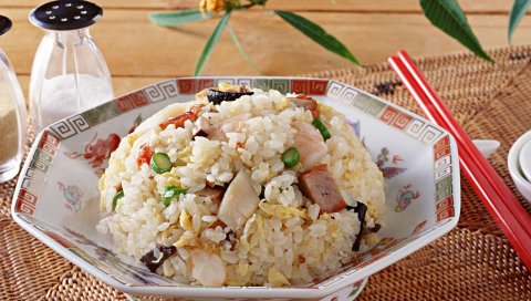 Китайская кухня, рис, палочки, горячий