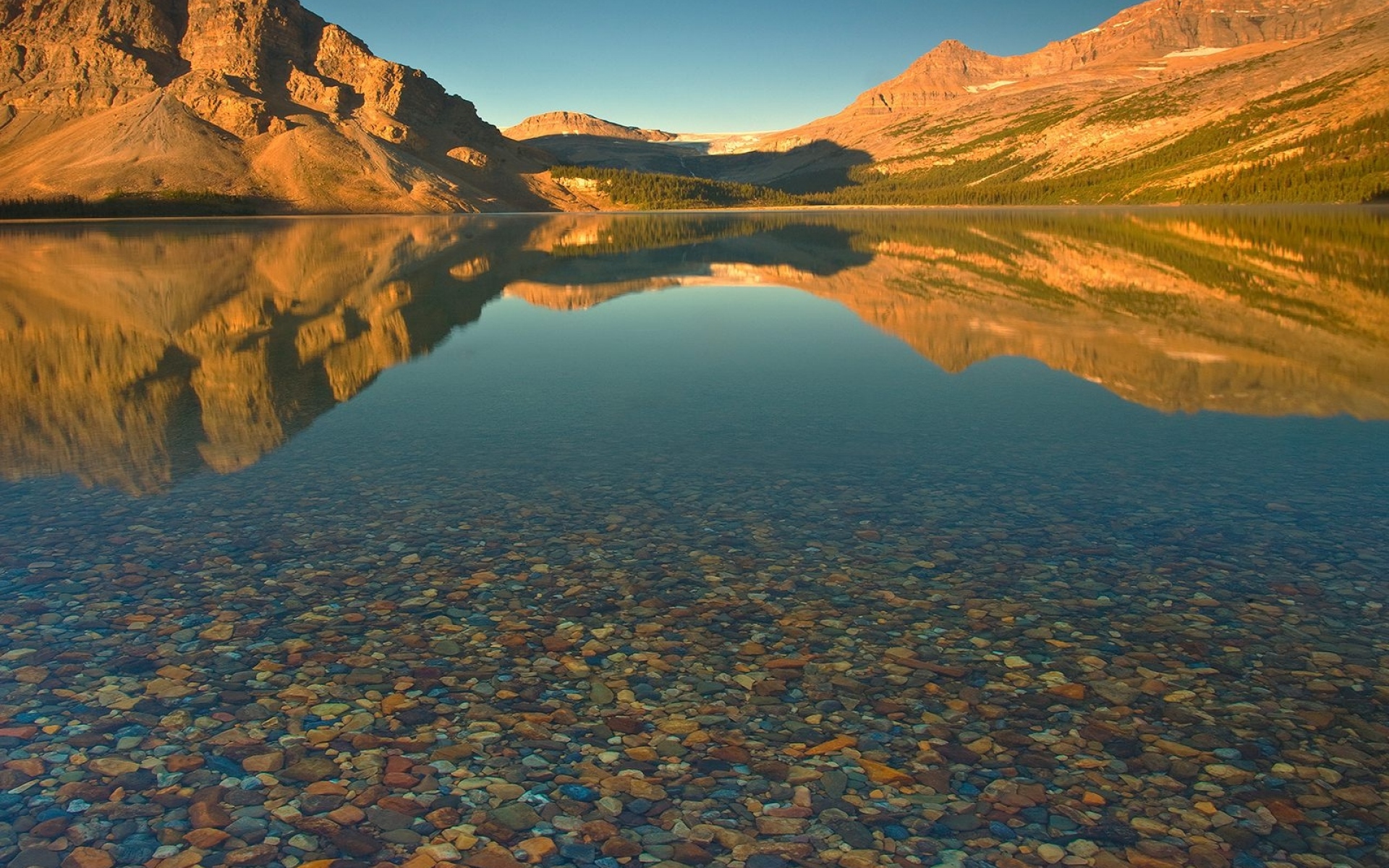 С разрешением 1024 х. Озеро Байкал вода. Озеро Натрон. Вода в природе. Природа озеро.