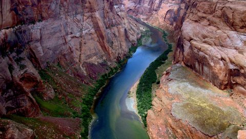 Река, изгибы, каньоны, зелень