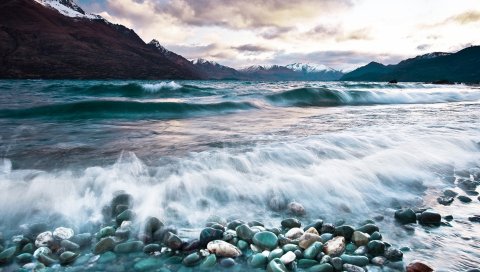 Камни, волны, море, горы, пена