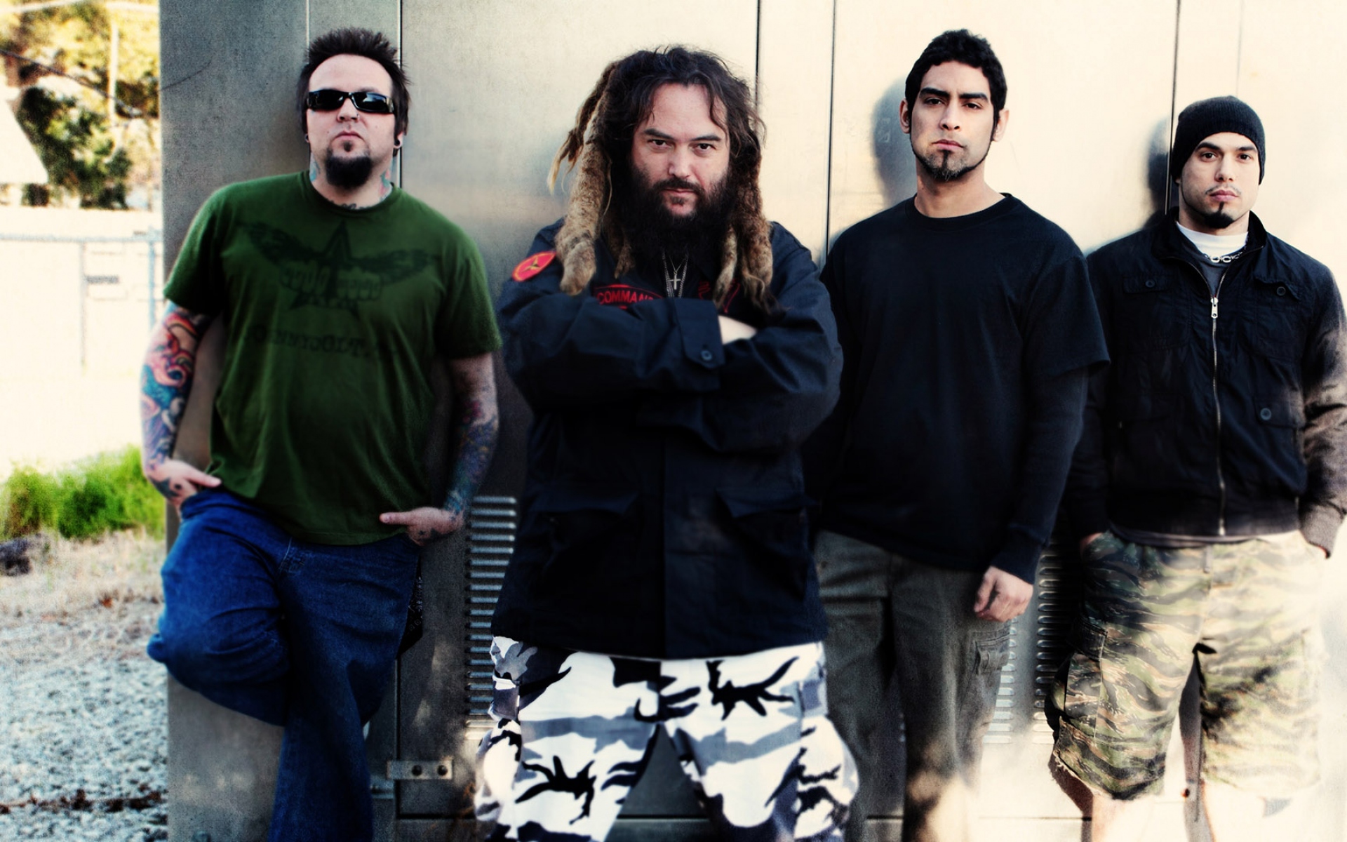 Картинки Soulfly, band, members, t-shirts, outdoor фото и обои на рабочий стол