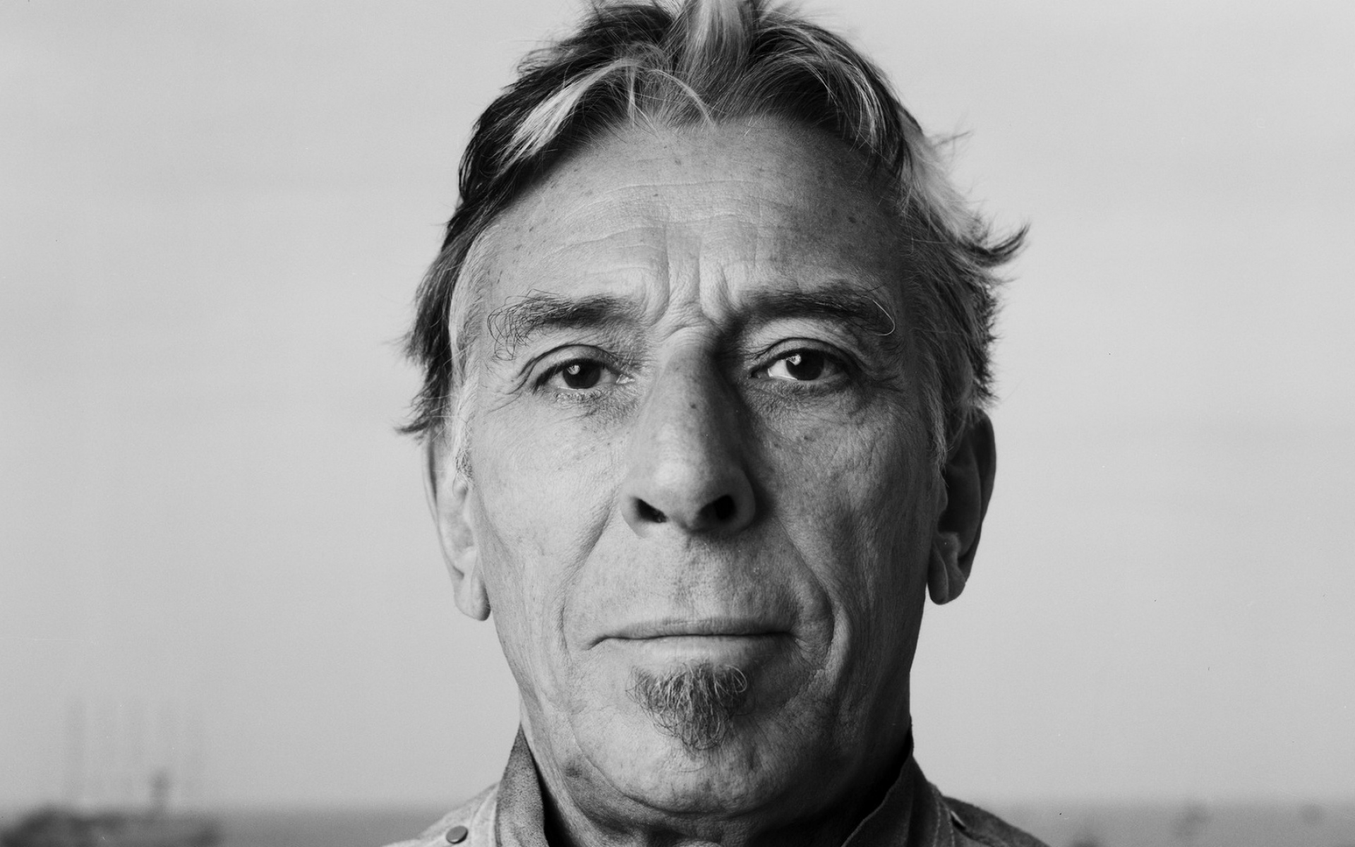 John cale hallelujah. John Cale. Джон Кейл 2022. Старое лицо Кампот. John Cale Mercy 2023.