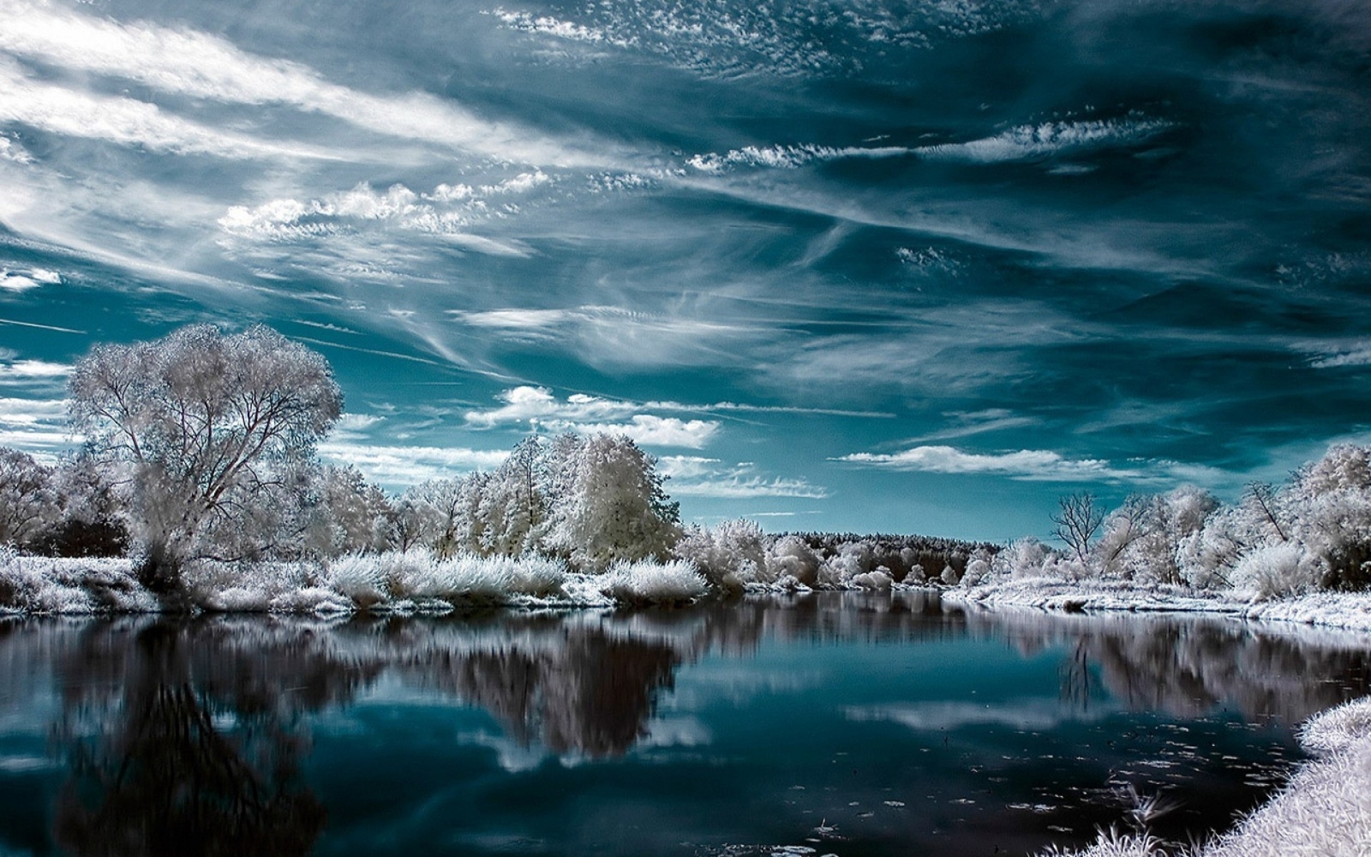 Картинки Озеро, зима, деревья, облака, отражение, иней, цвета фото и обои на рабочий стол