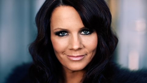 Lena philipsson, девушка, улыбка, брюнетка, мех