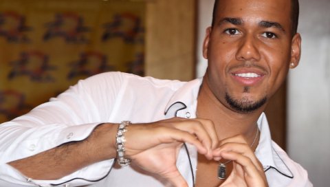 Romeo santos, мужчина, улыбка, зубы, браслет