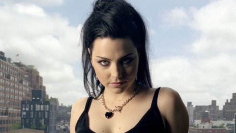 Evanescence, девушка, город, цепь, брюнетка