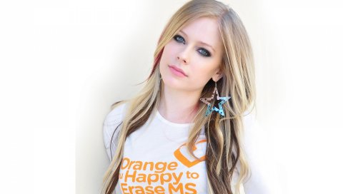 Avril lavigne, серьги, футболка, волосы, девушка