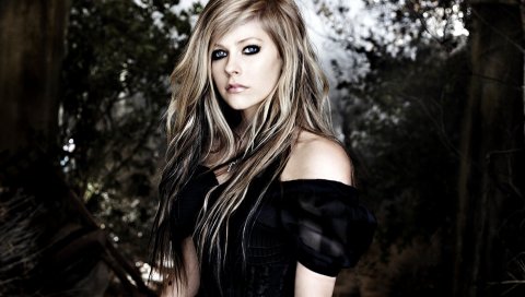 Avril lavigne, платье, лес, макияж, взгляд